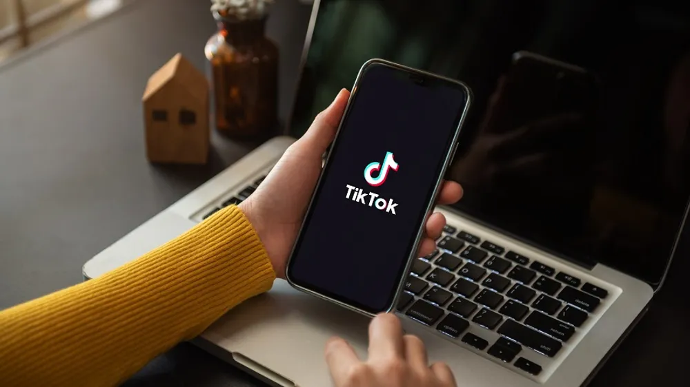The Opportunities and Risks of TikTok Usage Among Teachers