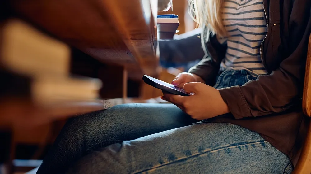 Birleşik Krallık’ta Okullarda Cep Telefonu Kullanımı Rehberi