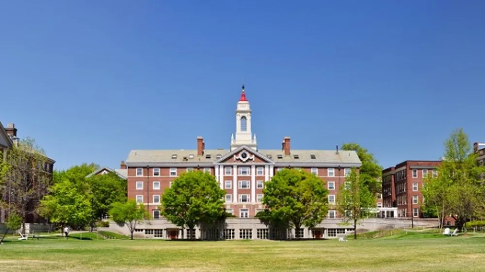 Harvard Üni̇versi̇tesi̇ Rektörü İsti̇faya Zorlandı