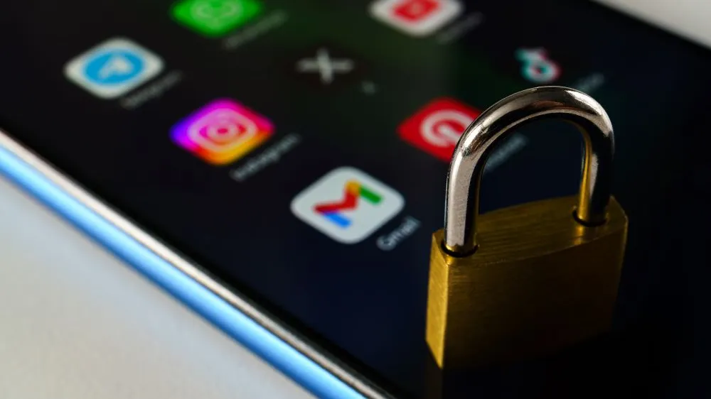 UK Considers Social Media Restrictions for Under-16s