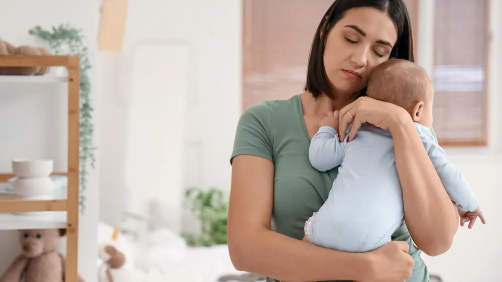 Mesleki Özerklik, Ücretli Doğum İzni ve Annelerin Doğumdan Sonra İşe Dönüşü