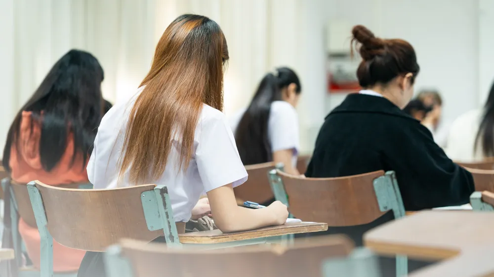 İskoçya’da Sınavlarda Kopya ve Disiplin Sorunları Yükselişte