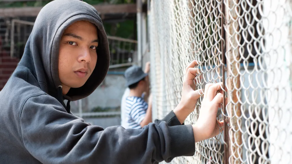 Birleşik Krallık’taki Gençlik Adalet Sistemindeki Çocukların Çoğu Özel Eğitim İhtiyacına Sahip