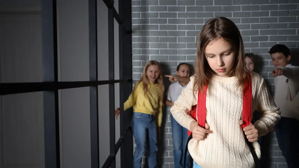 Zorbalığa Tanık Olan Öğrencilerde Mağduru Savunma Davranışlarını Geliştirmeye Yönelik İki Yeni Strateji: Boylamsal ve Deneysel Bir Çalışma