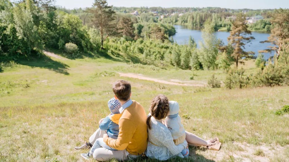 Annelerin Kitle İletişim Araçlarını Kullanımı ve Çocuklarının Erken Gelişimiyle İlişkisi: Kentsel ve Kırsal Alanların Karşılaştırılması