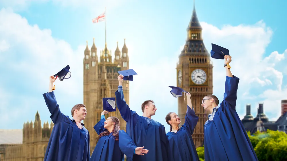 İngiltere, Müfredata Sahte Haber, Finansal Okuryazarlık ve Yapay Zekâ Eğitimi Ekliyor