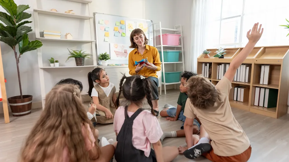 Call for a ‘Four-Day Week’ in Schools to Reduce Pressure on Teachers in England and Wales