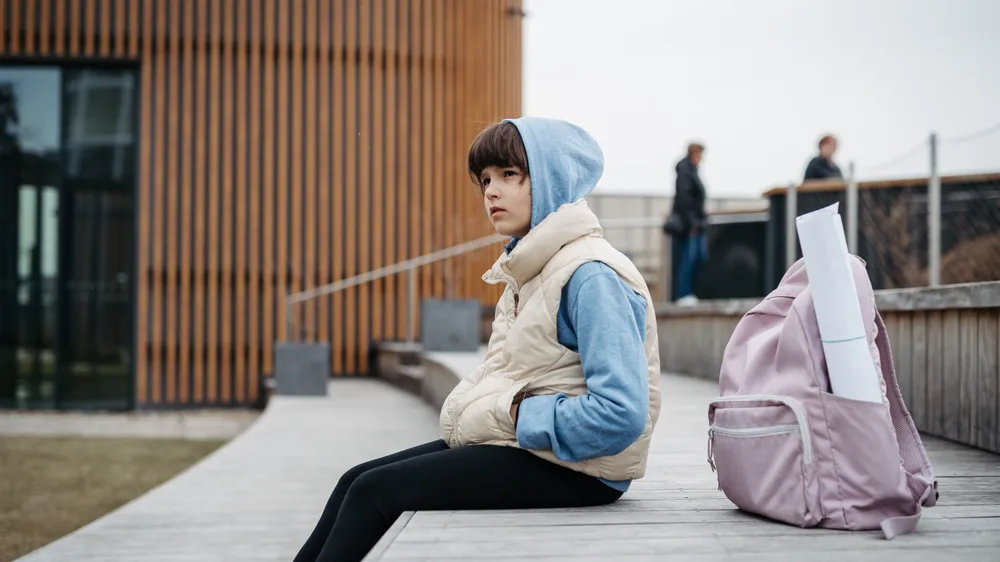 E-Cigarette Crisis in English Schools: Students Hospitalized, Schools on High Alert