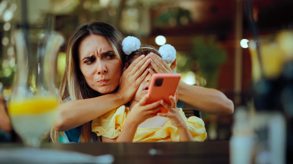 Stricter Oversight of Mobile Phone Use in Schools in England