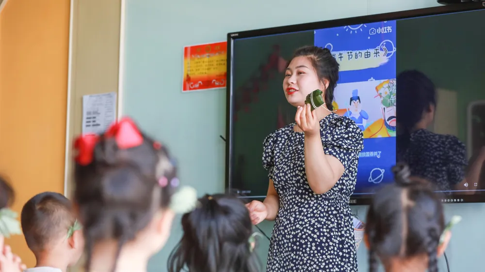 Hong Kong’da Öğretmenlere Üç Yılda Bir Sertifika Zorunluluğu Geliyor