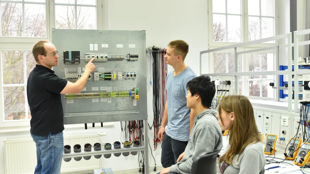 Career Education in Pennsylvania Brings 3,000 Students into the System