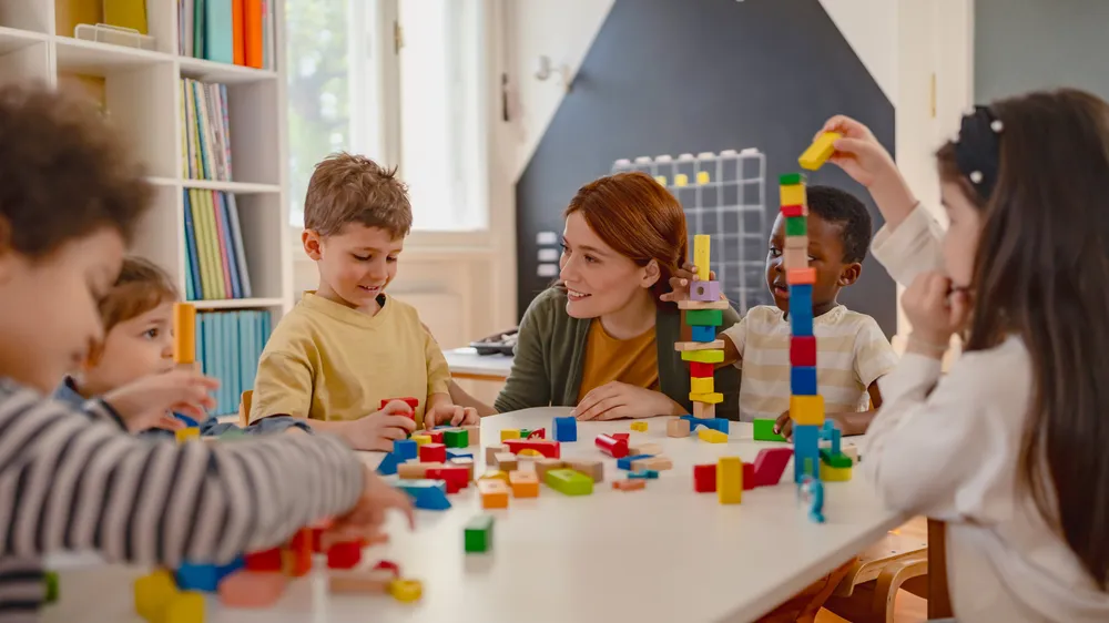 Erkek Çocuklar Eğitime Geriden Başlıyor