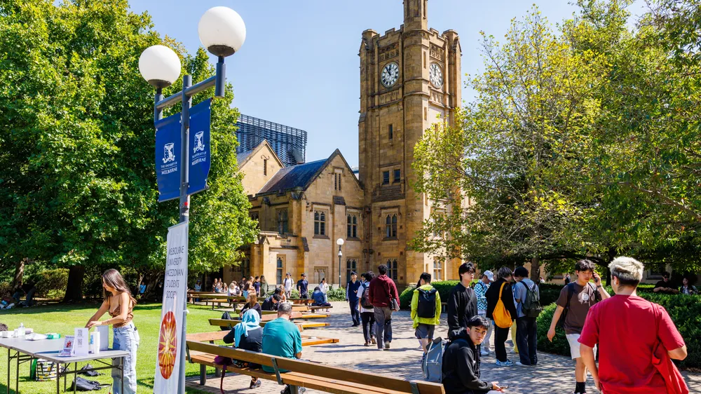 Avustralya’nın Elit Üniversitelerinde Seçicilik Artıyor: Melbourne ve Sydney Garantili Kabul Sistemini Kaldırıyor