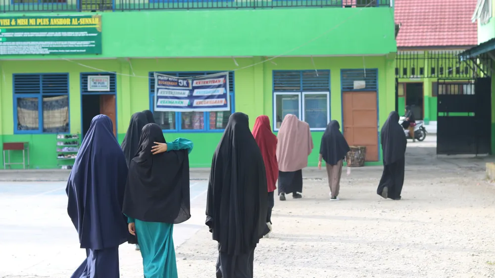 İtalya’da Okullarda Burka ve Nikab Yasağı Gündemde