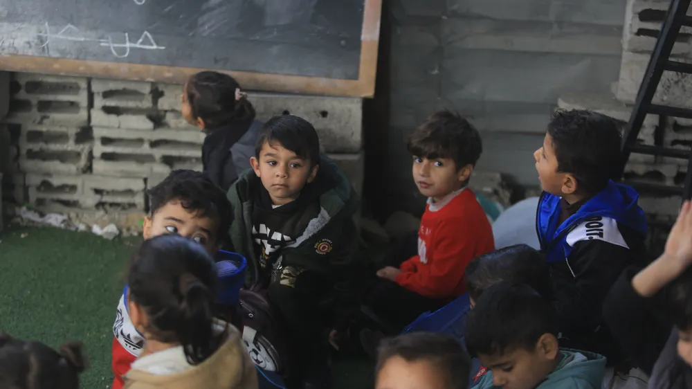 Gaza Students Return to In-Person Education Amid Destruction and Humanitarian Crisis