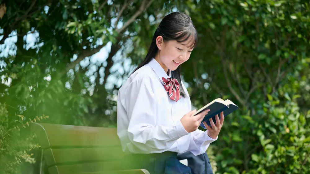 Japan Prepares to Adopt a Hybrid Print and Digital Textbook Model