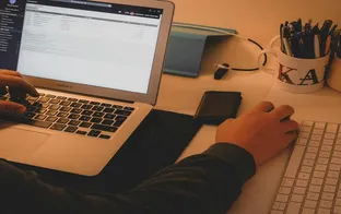 Dijital Şiddetle Nasıl Baş Edebiliriz?
