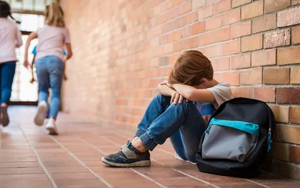 İngiltere’de Okullarda Yükselen Şiddete Karşı Yeni Rehber