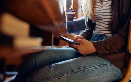 Birleşik Krallık’ta Okullarda Cep Telefonu Kullanımı Rehberi