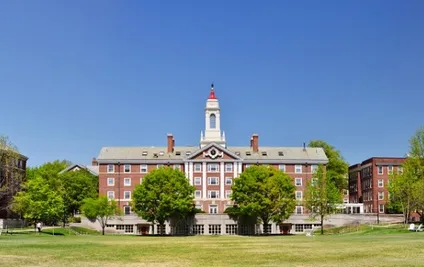 Harvard Üni̇versi̇tesi̇ Rektörü İsti̇faya Zorlandı
