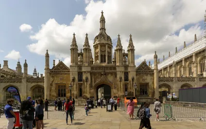 King’s College, İsrail Ordusuna Destek Veren Şirketlerle Bağlarını Kesiyor