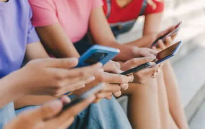 ABD’de Okullarda Cep Telefonu Kullanımı Tartışılıyor