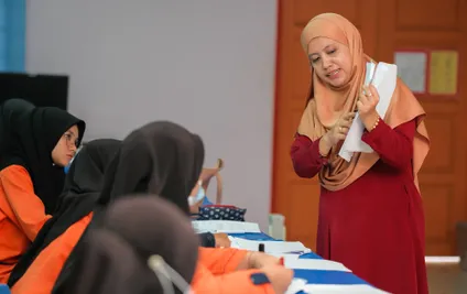 Malezya’da “İki Öğretmen, Bir Sınıf” Dönemi