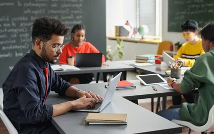 Washington’da Lise Mezuniyet Şartlarını Yenilemeye Hazırlanıyor