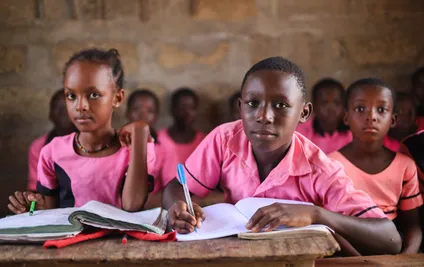 Uganda’da Hızlı Nüfus Artışı ve Yetersiz Kaynaklar Eğitimi Zorluyor