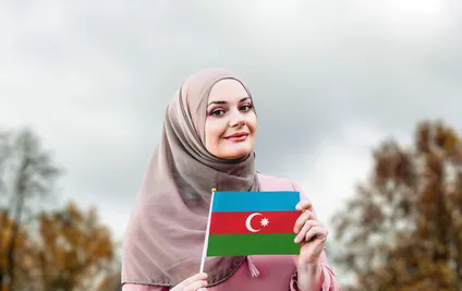 Azerbaycan Okullarında Başörtüsü Protestosu
